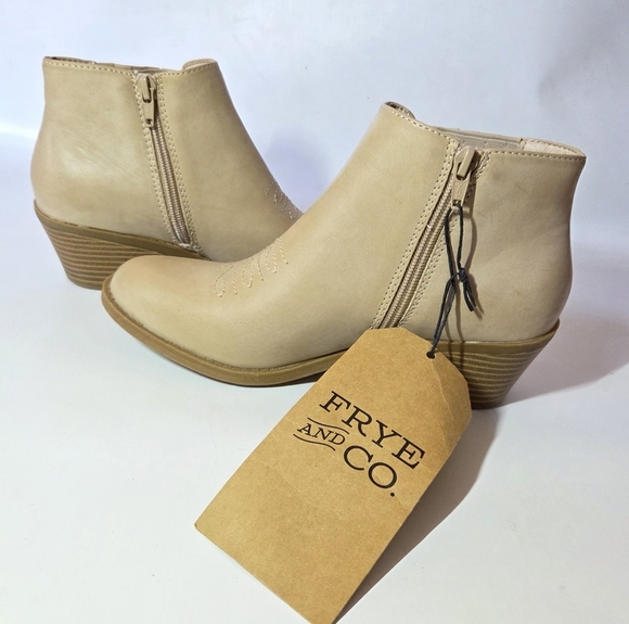 New Frye & Co Jude Ankle Beige Cream Boho Cowgirl Moto Biker Casual Boots Sz 7.5 - Picture 9 of 13